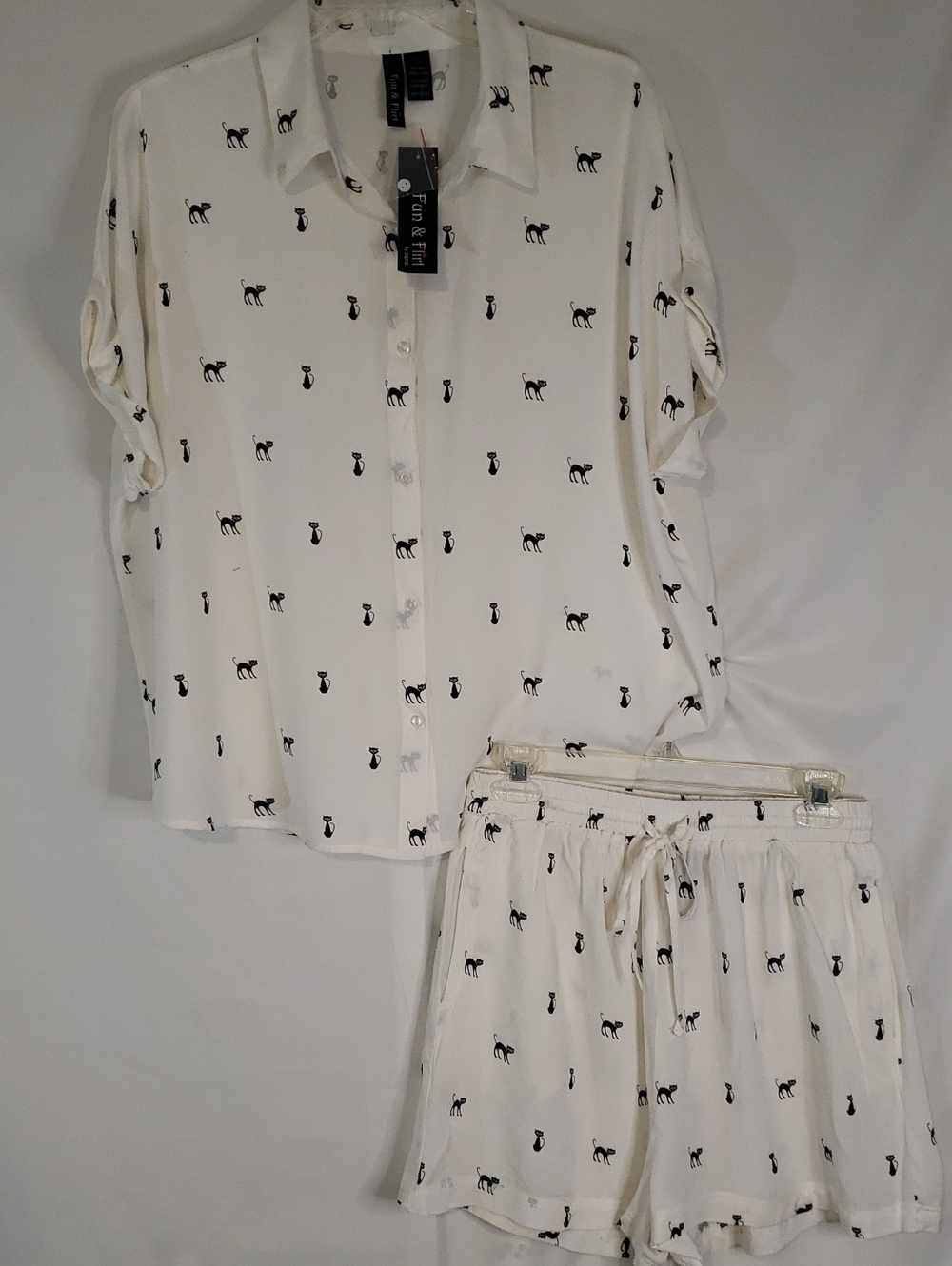 Japna Fun & Flirt Women's Cream with Black Cats Print Lounge/Pajama Set